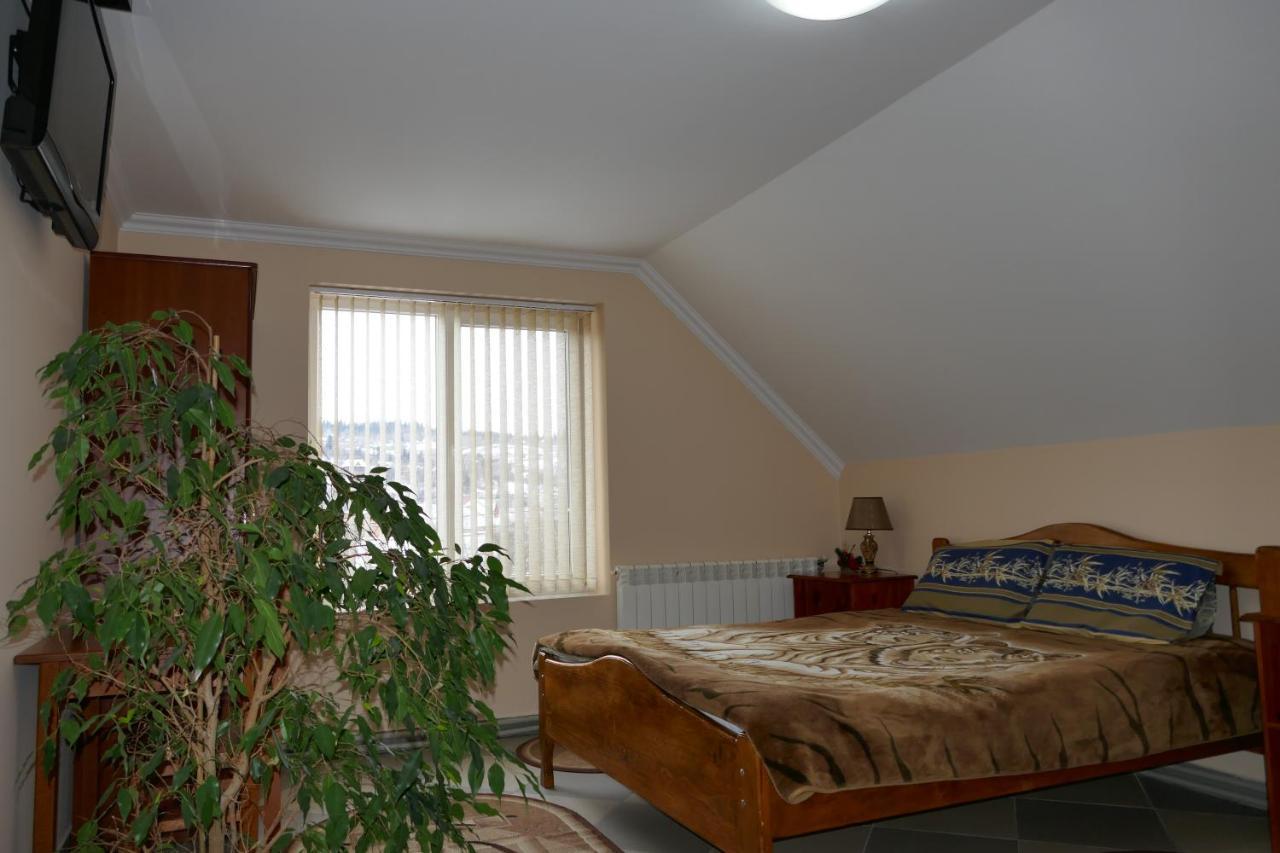Лелека Guest House Deliatyn Ngoại thất bức ảnh